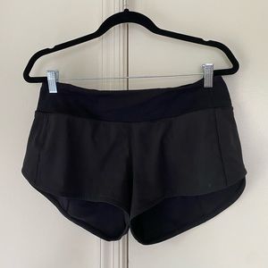 Lululemon 2.5in running shorts (hotty hot shorts)